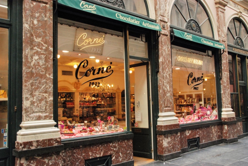 patisserie-DALUIS-min_chocolate_chocolaterie_shop_luxury_chic_gallery_brussels_belgium-558146